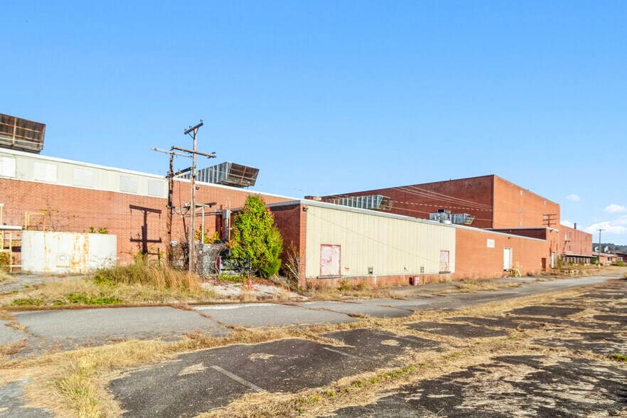 More Photos Of 1641 Fairystone Park Hwy, Stanleytown Warehouse For Sale