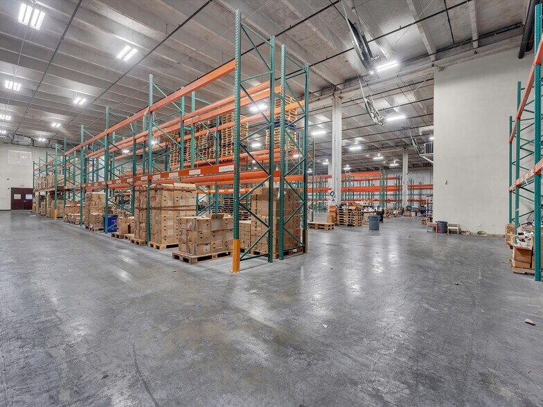 More Photos Of 2260 NW 114th Ave, Doral Warehouse For Lease