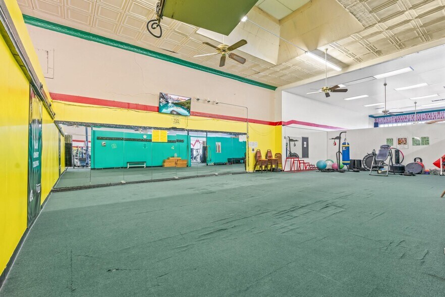 More Photos Of 110 E Franklin St, Hillsboro Health Club For Sale