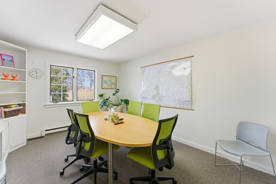 More Photos Of 190 University Dr, Amherst Office For Sale