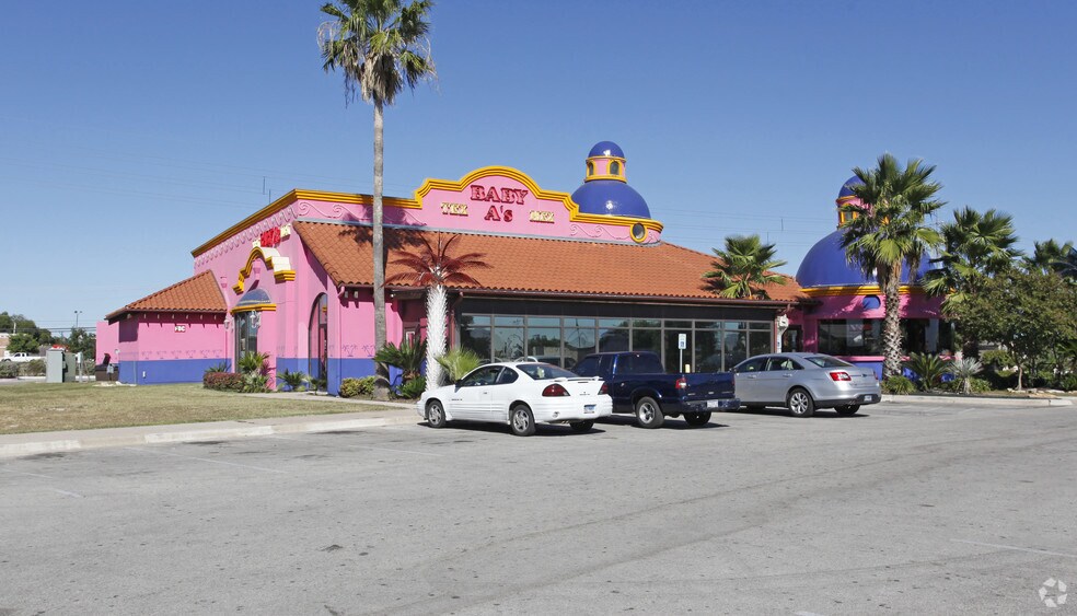 Primary Photo Of 13609 N I-35, Austin Restaurant For Sale