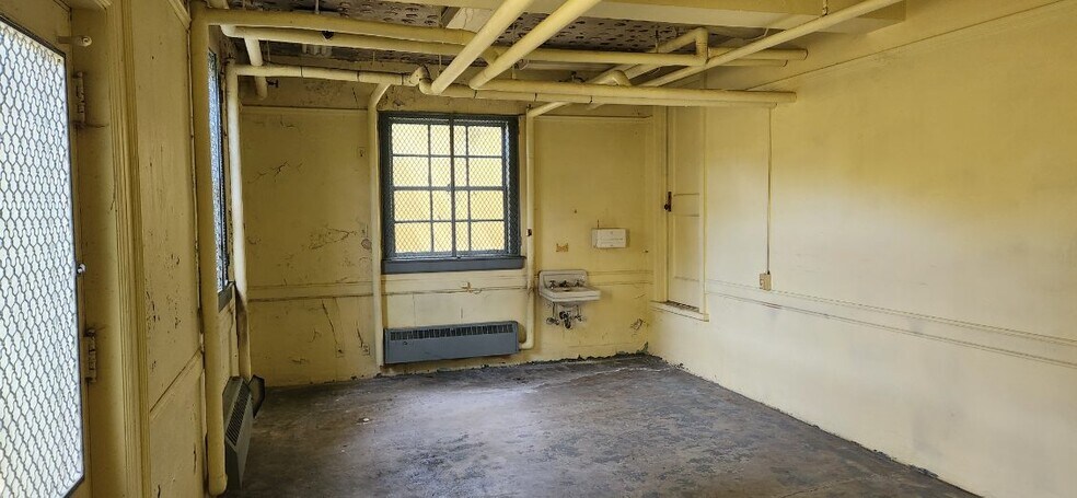 More Photos Of 224 N Oak St, Ukiah Office Residential For Sale