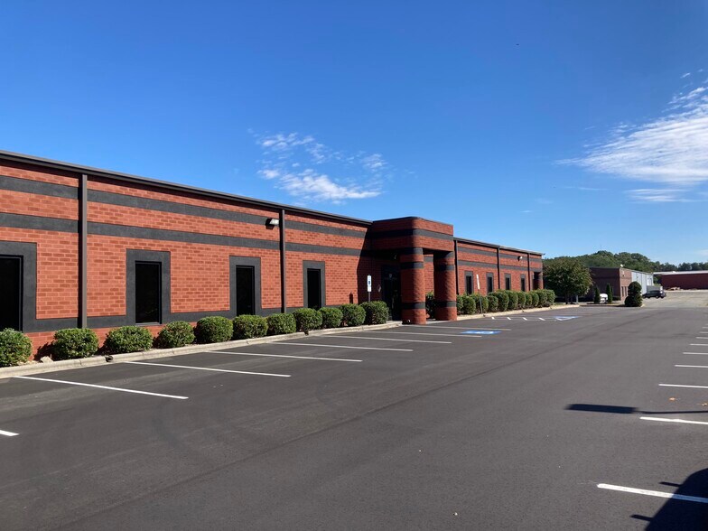 More Photos Of 127 Speedway Ln, Mooresville Manufacturing For Sale