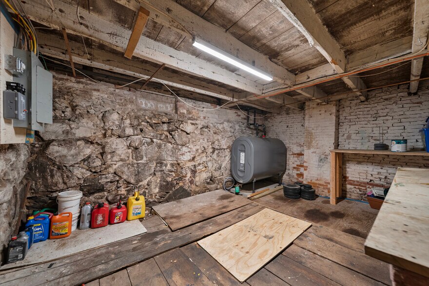 More Photos Of 210 Main St, Somersworth Apartments For Sale