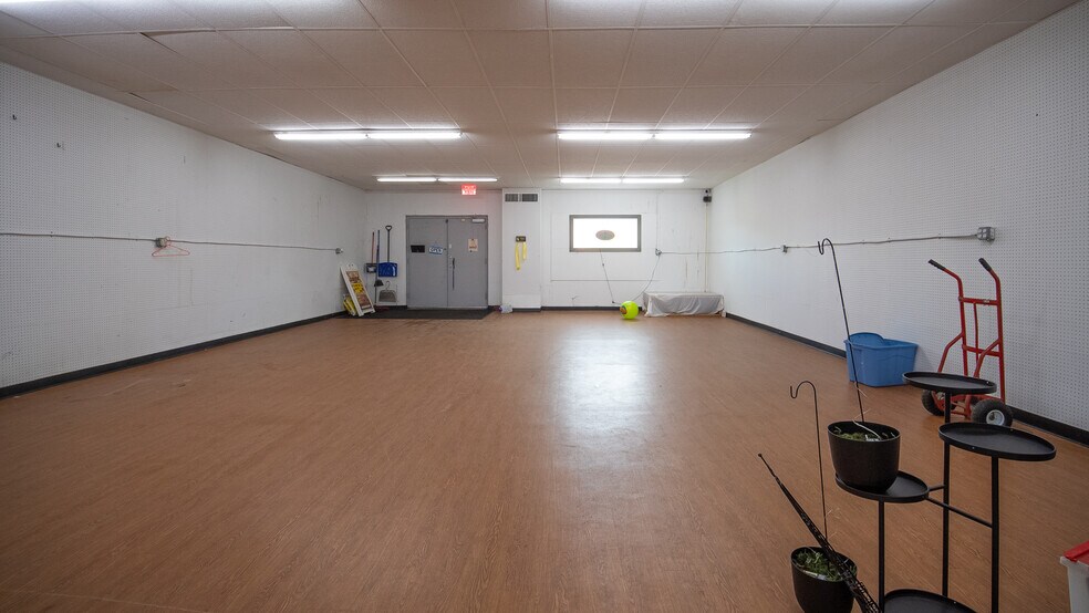 More Photos Of 118 Main St N, Stewartville Freestanding For Sale