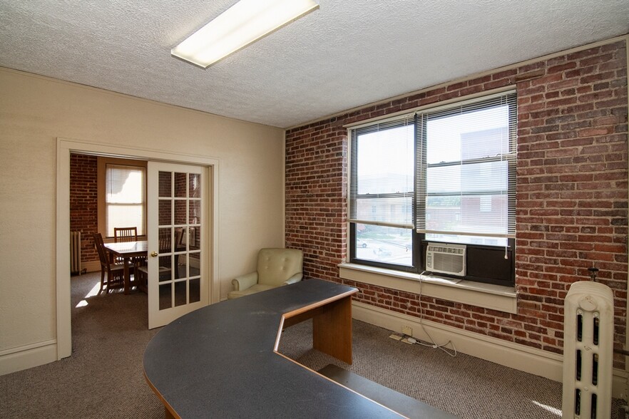 More Photos Of 207 S Heber St, Beckley Office For Sale