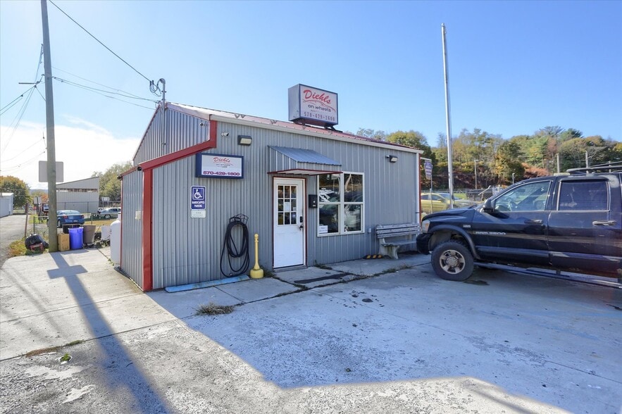 Primary Photo Of 40 N 4th St, Saint Clair Auto Dealership For Sale