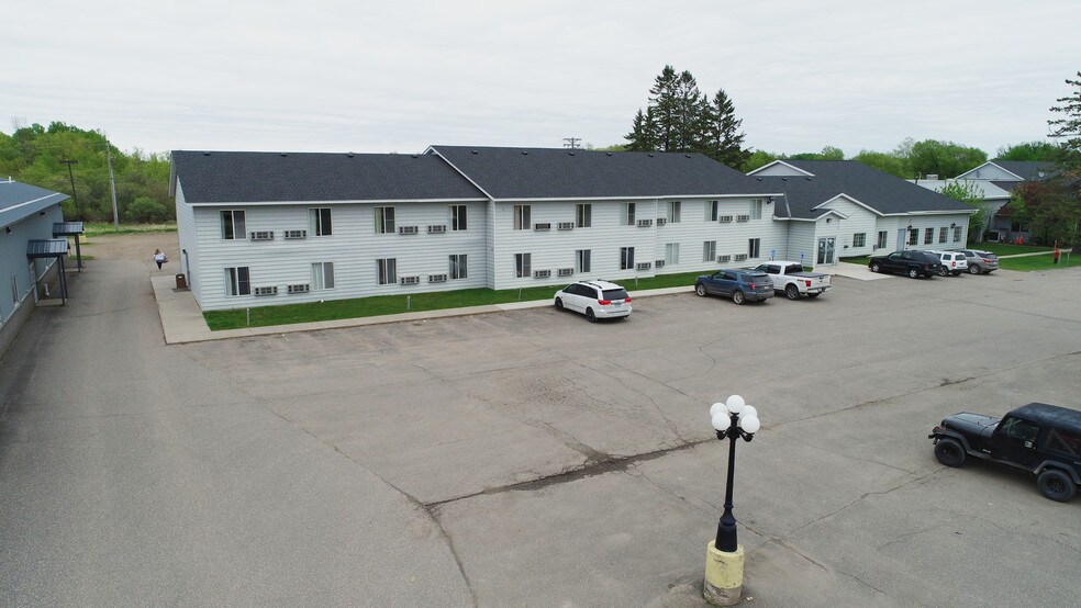 More Photos Of 960 2nd St NW, Aitkin Hotel For Sale