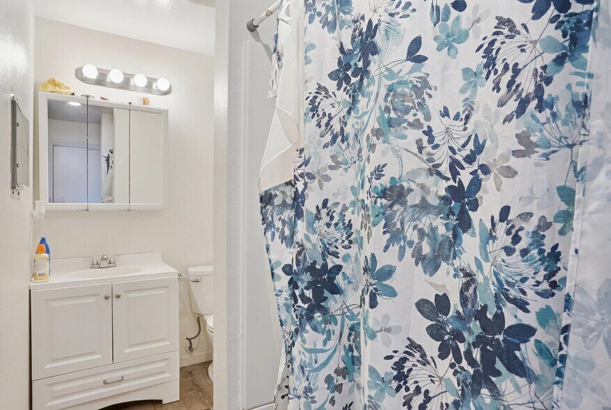 More Photos Of 2141 10th St, Los Osos Drugstore For Sale
