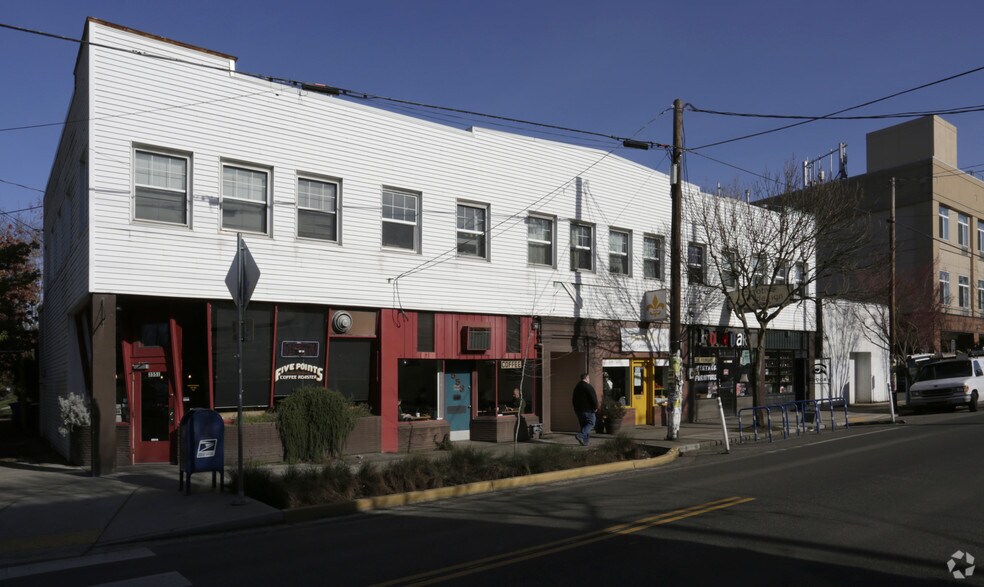 More Photos Of 3551-3561 SE Division St, Portland Storefront Retail Residential For Lease