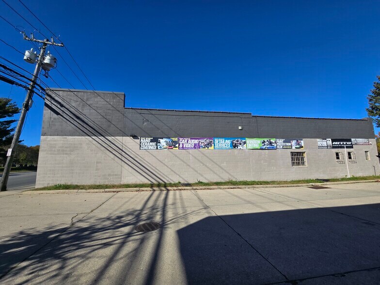 More Photos Of 311-313 W Jericho Tpke, Huntington Storefront For Sale