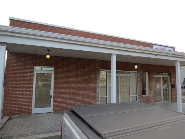 Primary Photo Of 475 E Main St, Circleville Storefront Retail Office For Lease