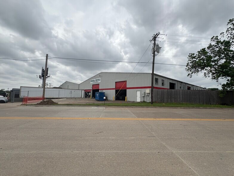 More Photos Of 699 E Highway 121 Business, Lewisville Warehouse For Lease