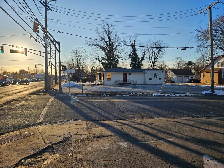 More Photos Of 308 N White Horse Pike, Stratford Veterinarian Kennel For Sale