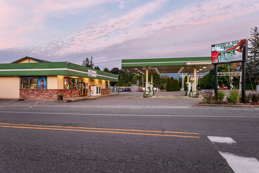 More Photos Of 102 Nooksack Ave, Nooksack Service Station For Sale