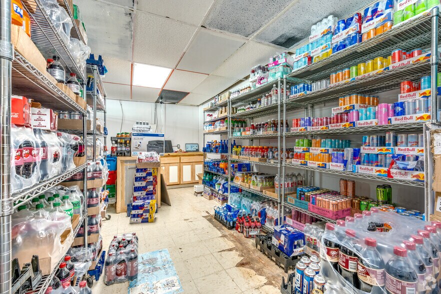 More Photos Of 1201 6th St, Ryan General Retail For Sale