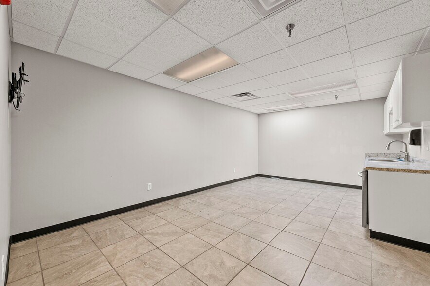 More Photos Of 3730 S Elizabeth St, Independence Medical For Lease