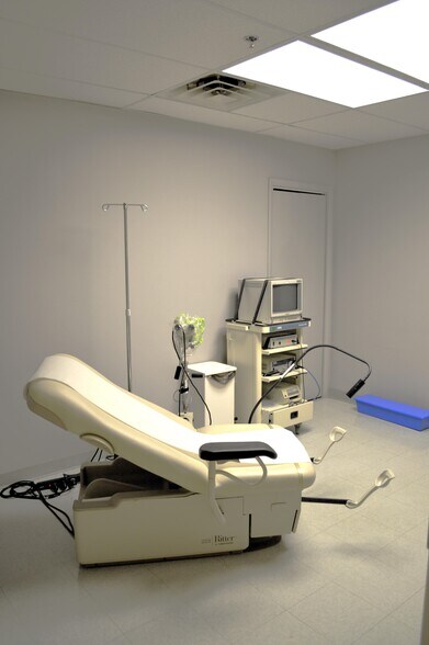 More Photos Of 1005 Clifton Ave, Clifton Office For Lease