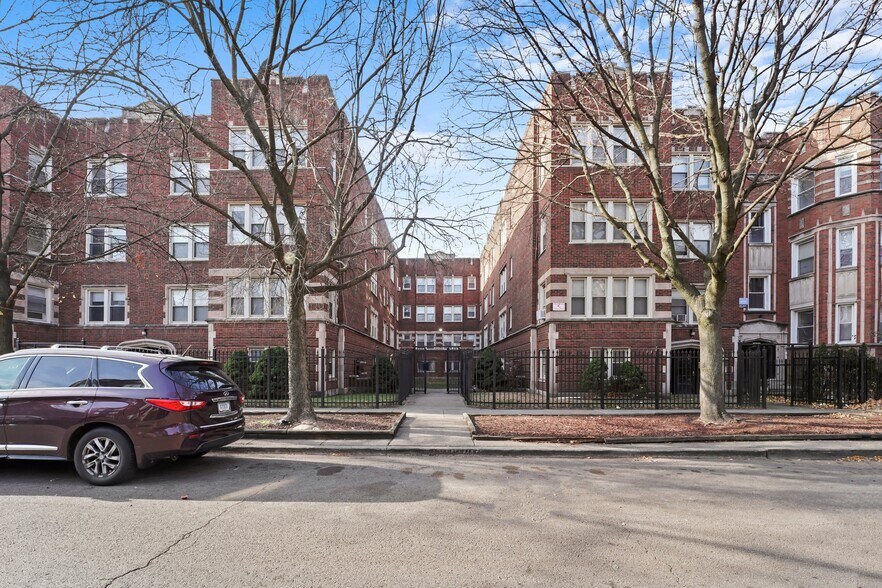 More Photos Of 7648 S Phillips Ave, Chicago Apartments For Sale