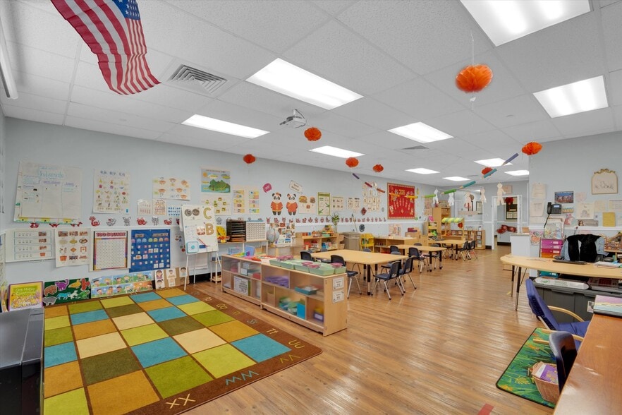 More Photos Of 20417 S University Blvd, Missouri City Schools For Lease