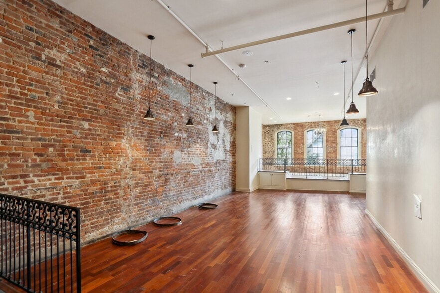 More Photos Of 309-311 Decatur St, New Orleans Freestanding For Sale