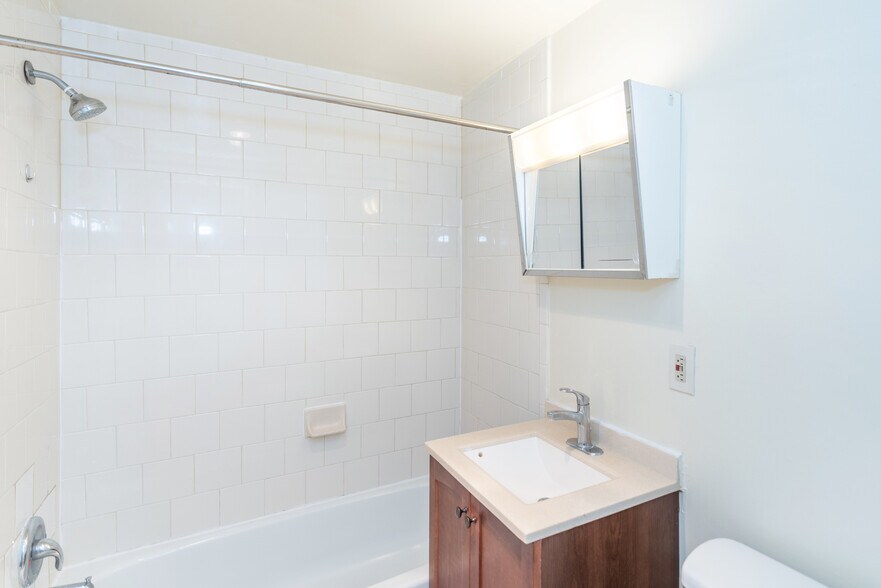 More Photos Of 300-302 W Glebe Rd, Alexandria Apartments For Sale