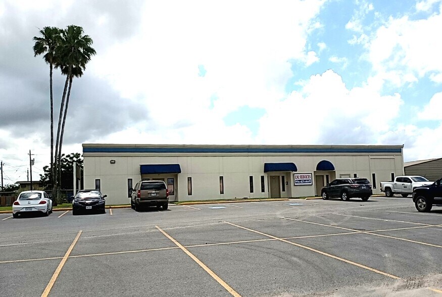 More Photos Of 1920 N Loop 499, Harlingen Showroom For Lease