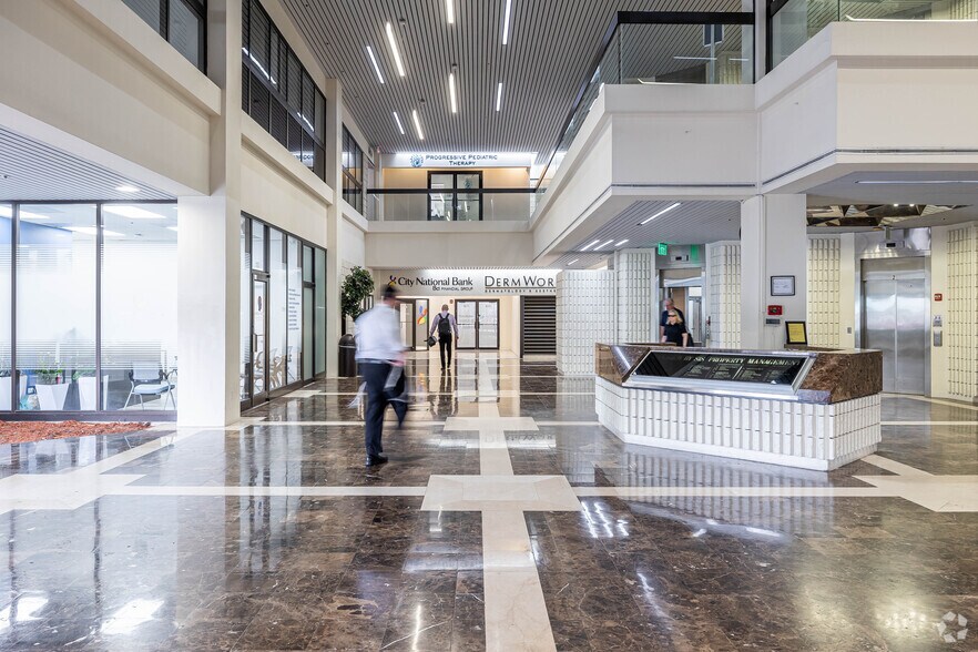 More Photos Of 7000 W Palmetto Park Rd, Boca Raton Office Residential For Lease