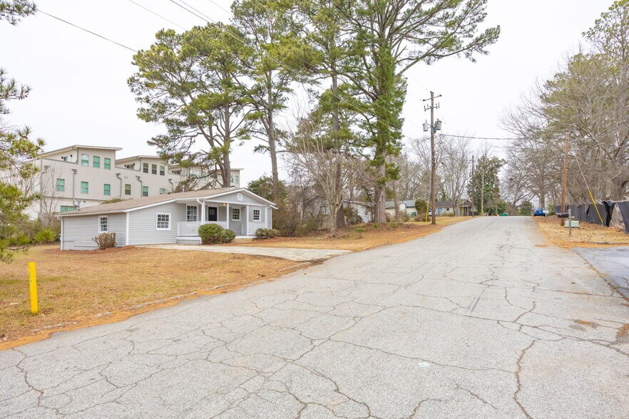 More Photos Of 1651 Donna Lynn Dr, Smyrna Office For Sale