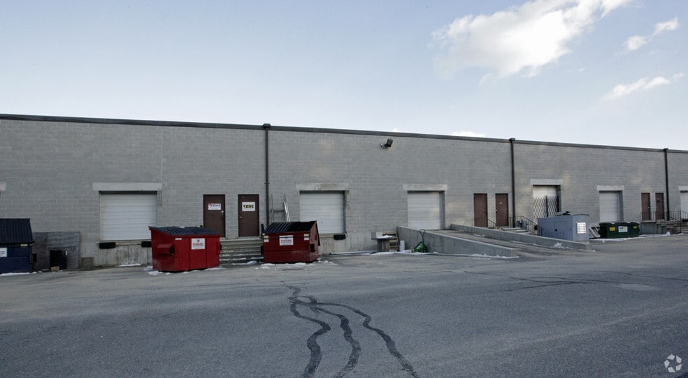 More Photos Of 10-12 Delaware Dr, Salem Industrial For Lease