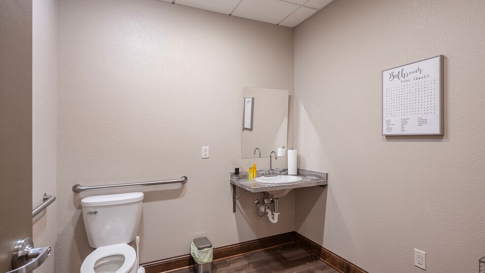 More Photos Of 100 W Broadway Ave, Bismarck Medical For Sale