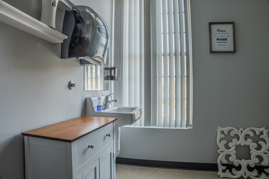 More Photos Of 6 Stony Hill Rd, Bethel Medical For Lease