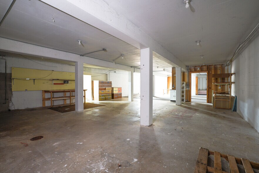More Photos Of 195-209 Cottage Grove Rd, Madison Storefront For Lease