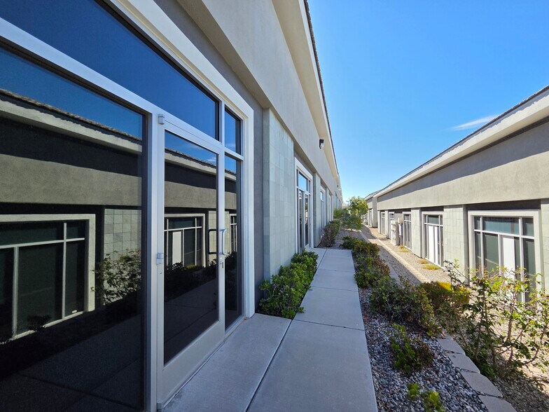 More Photos Of 2435 W Horizon Ridge Pky, Henderson Medical For Lease
