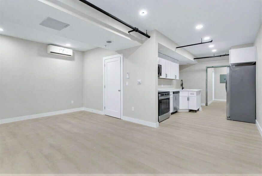 More Photos Of 72 Kendrick Ave, Woonsocket Schools For Sale