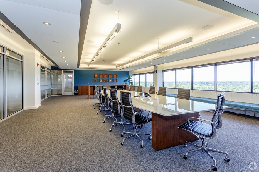 More Photos Of 10881 Lowell Ave, Overland Park Unknown For Lease