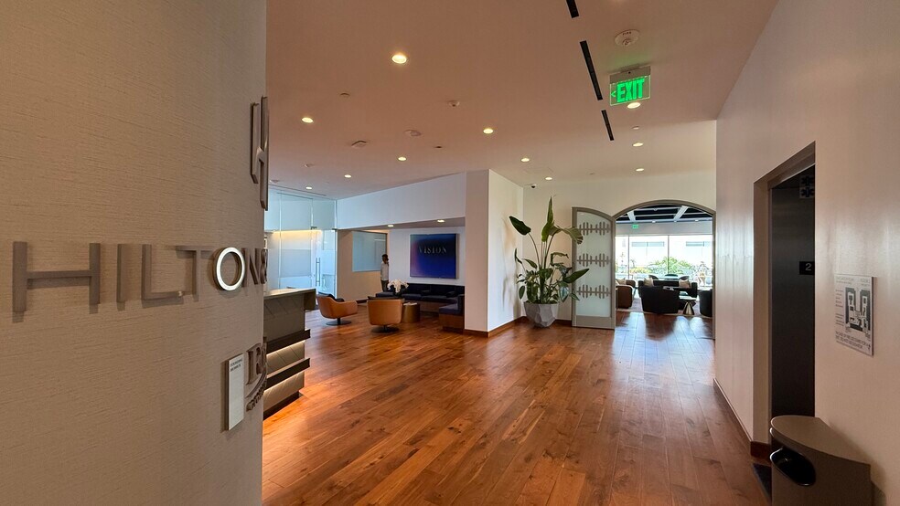 More Photos Of 243 N Canon Dr, Beverly Hills Office For Lease