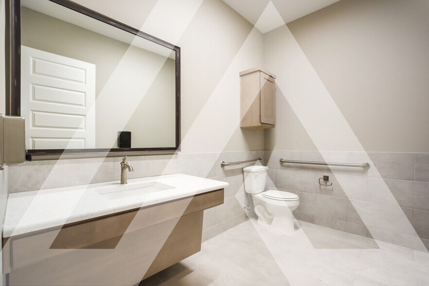 More Photos Of 31340 Nichols Sawmill Rd, Magnolia Office For Sale