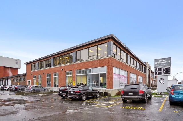 More Photos Of 4360 Ch de la Côte-de-Liesse, Mt Royal Showroom For Lease