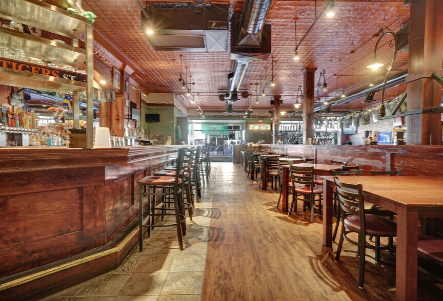 More Photos Of 210 Huron Ave, Port Huron Restaurant For Sale