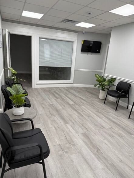 More Photos Of 3930 Richmond Ave, Staten Island Medical For Lease