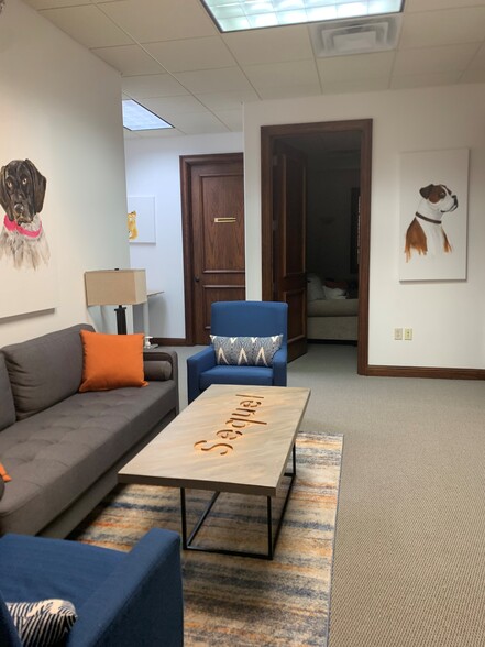 More Photos Of 6628 Bryant Irvin Rd, Fort Worth Office For Sale