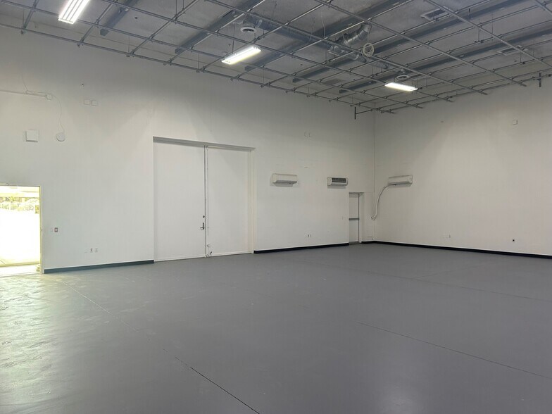 More Photos Of 42650 Melanie Pl, Palm Desert Loft Creative Space For Lease