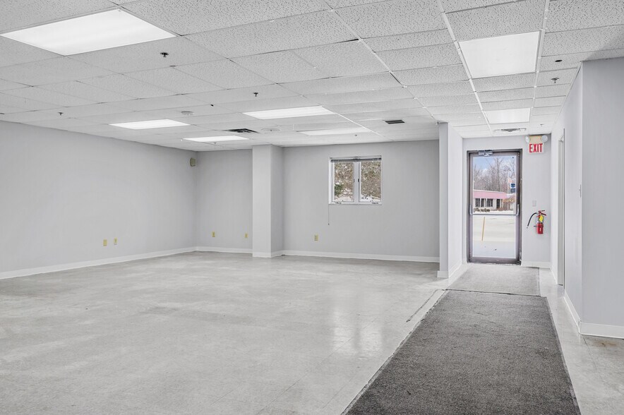 More Photos Of 2291 Traversefield Dr, Traverse City Manufacturing For Lease