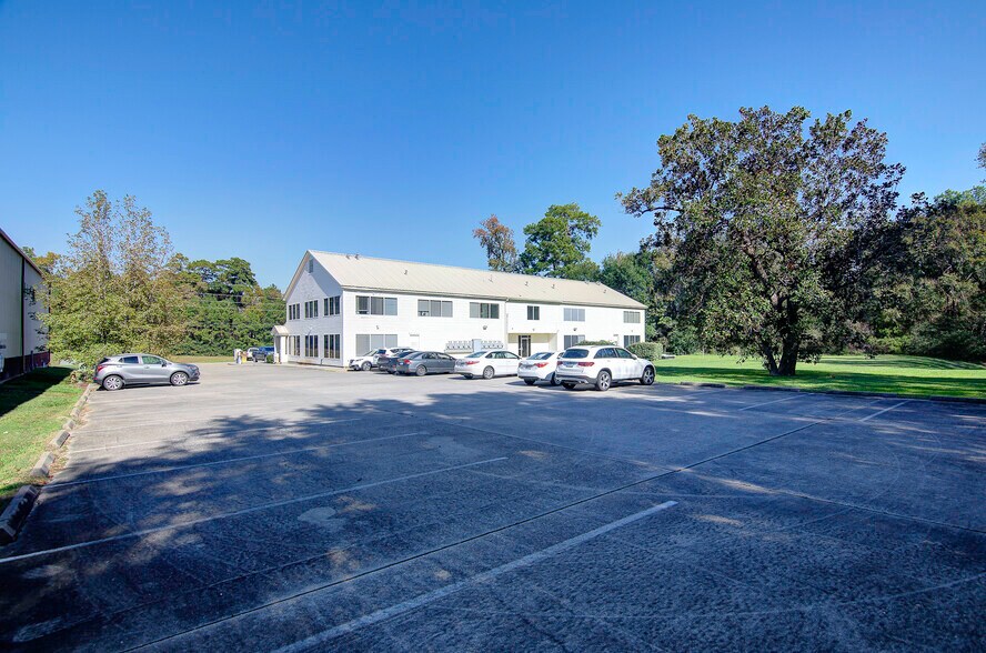 More Photos Of 12603 Highway 105 W, Conroe Office For Sale