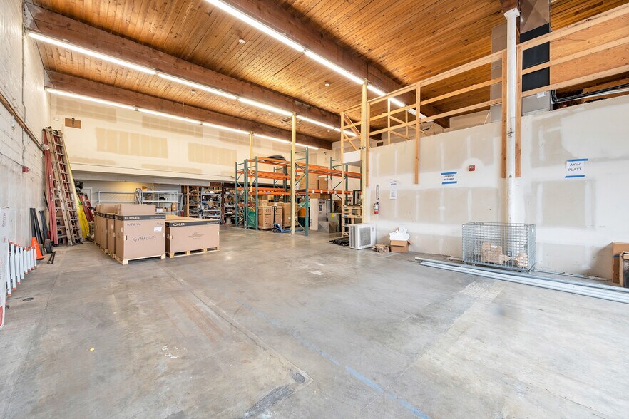More Photos Of 13003 Tukwila International Blvd, Tukwila Warehouse For Sale