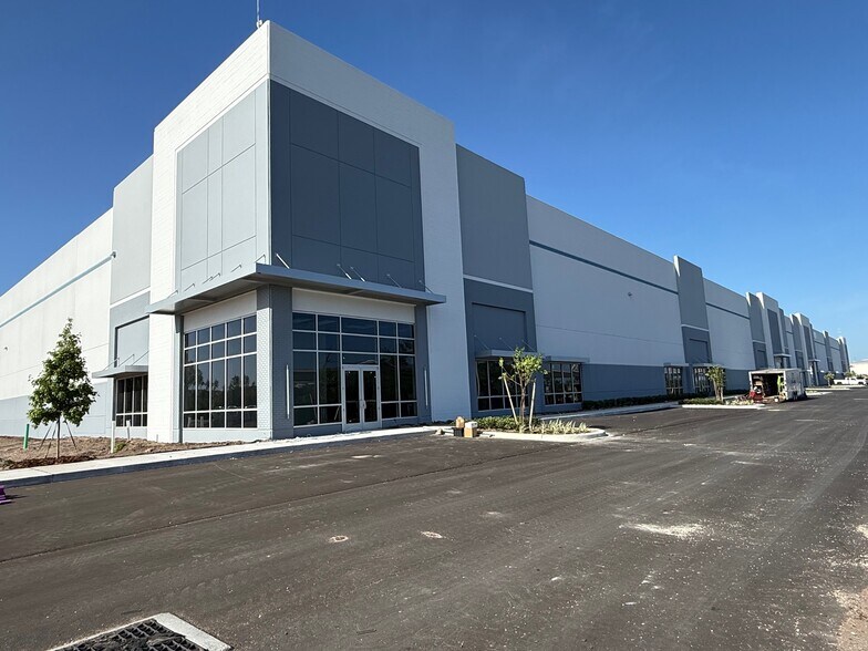 Primary Photo Of 4130 W Gandy Blvd, Tampa Unknown For Lease