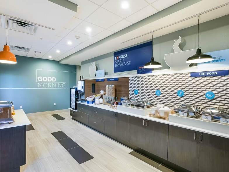 More Photos Of 10573 Brightman Blvd, Jacksonville Hotel For Sale