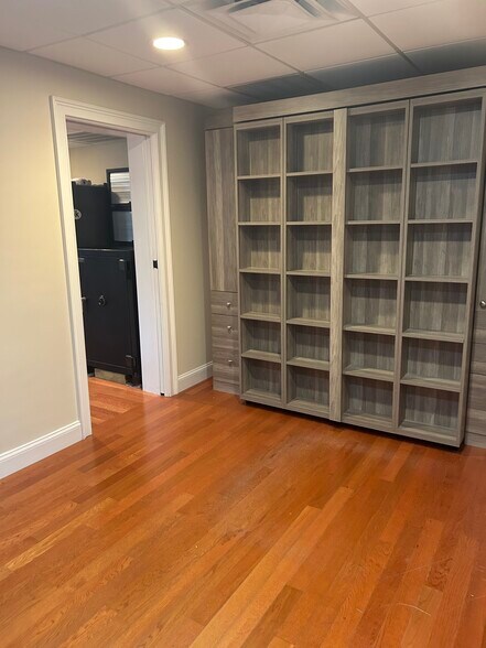 More Photos Of 2180 N Park Ave, Winter Park Loft Creative Space For Sale