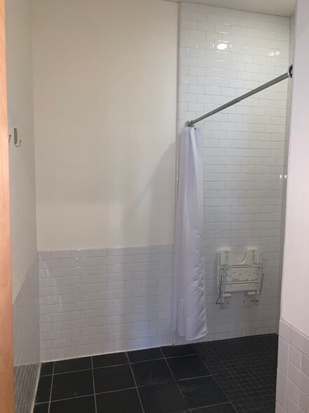 More Photos Of 16315 Monterey Hwy, Morgan Hill Freestanding For Lease